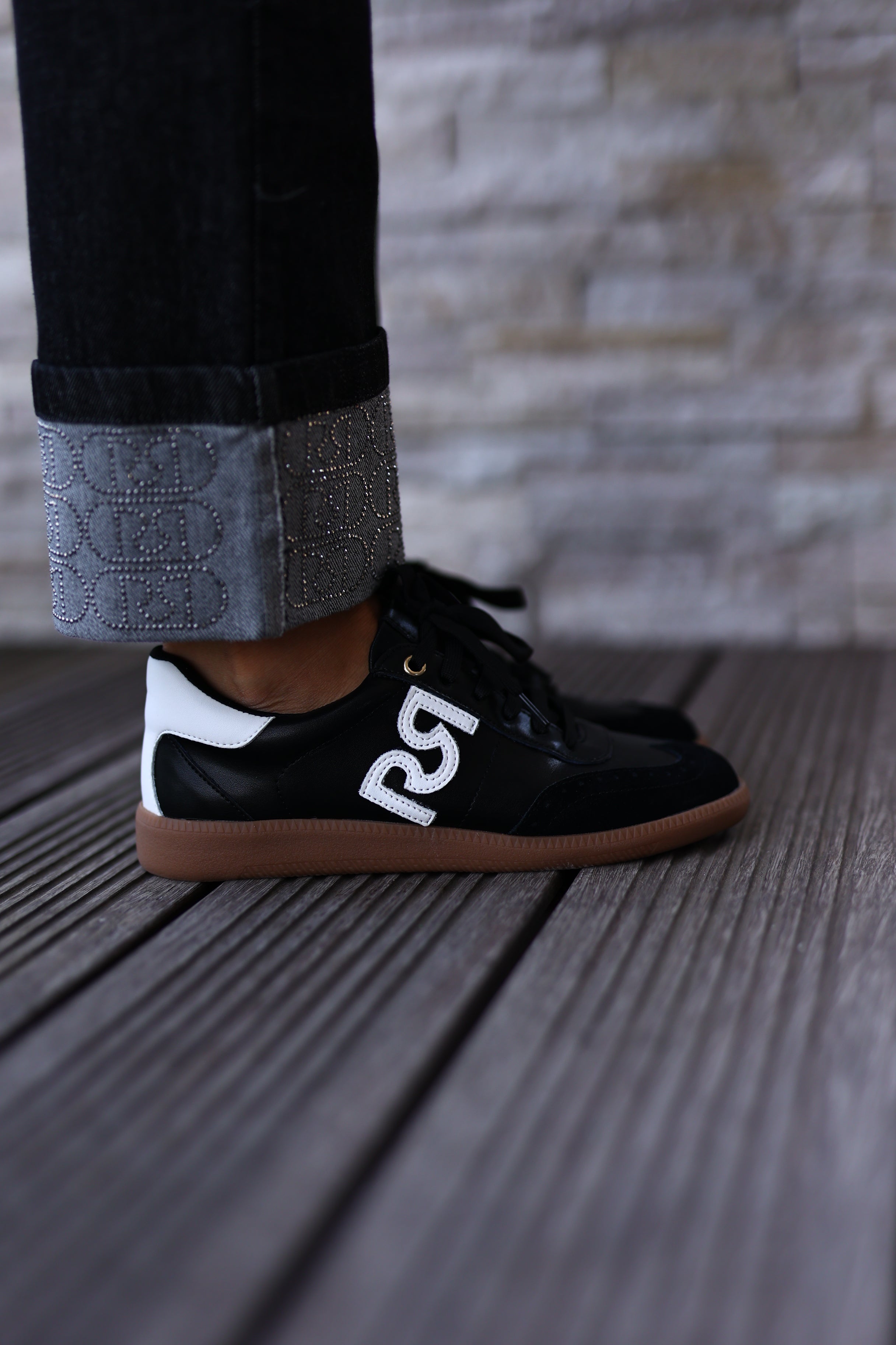 Contrast ballet flats