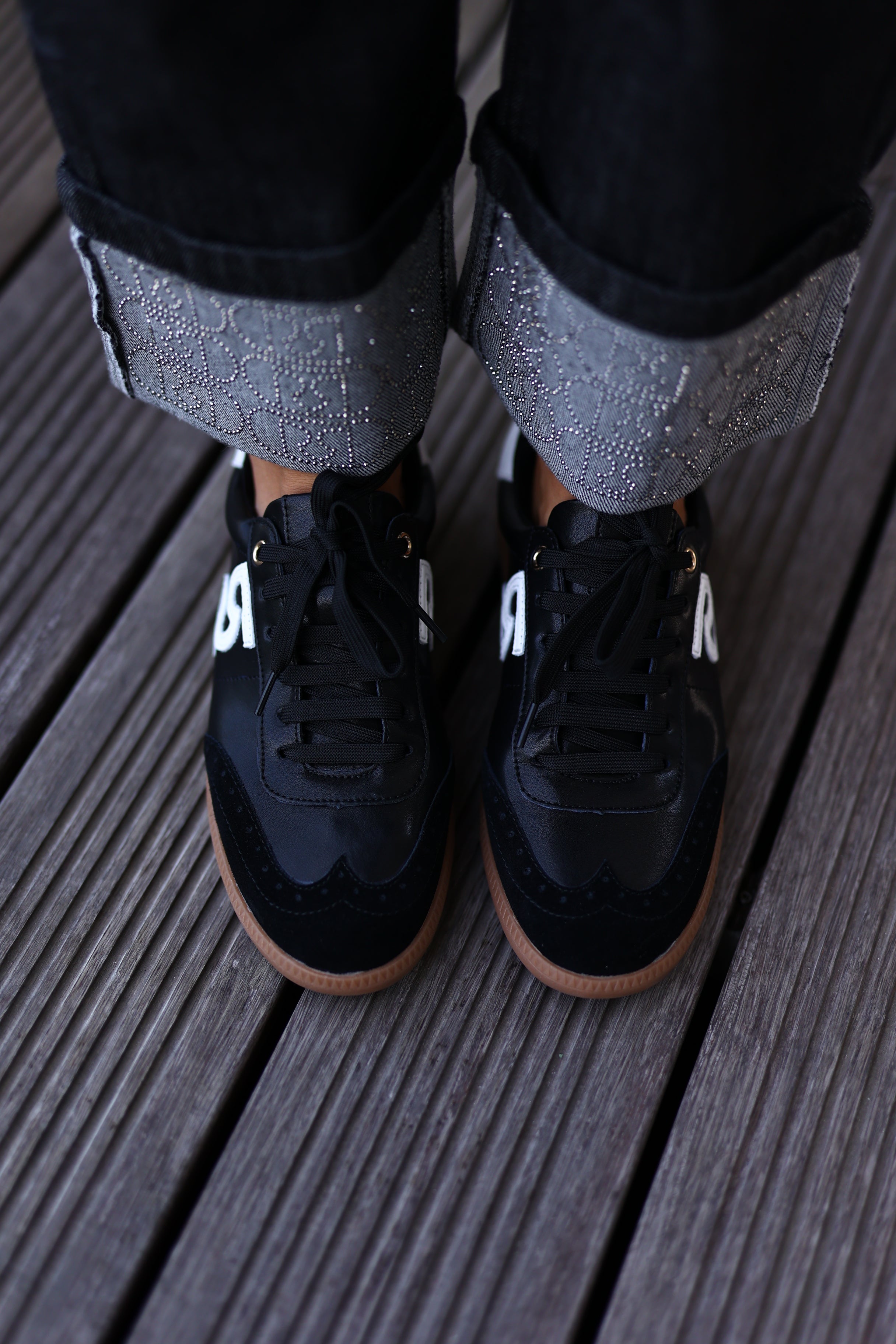 Contrast ballet flats