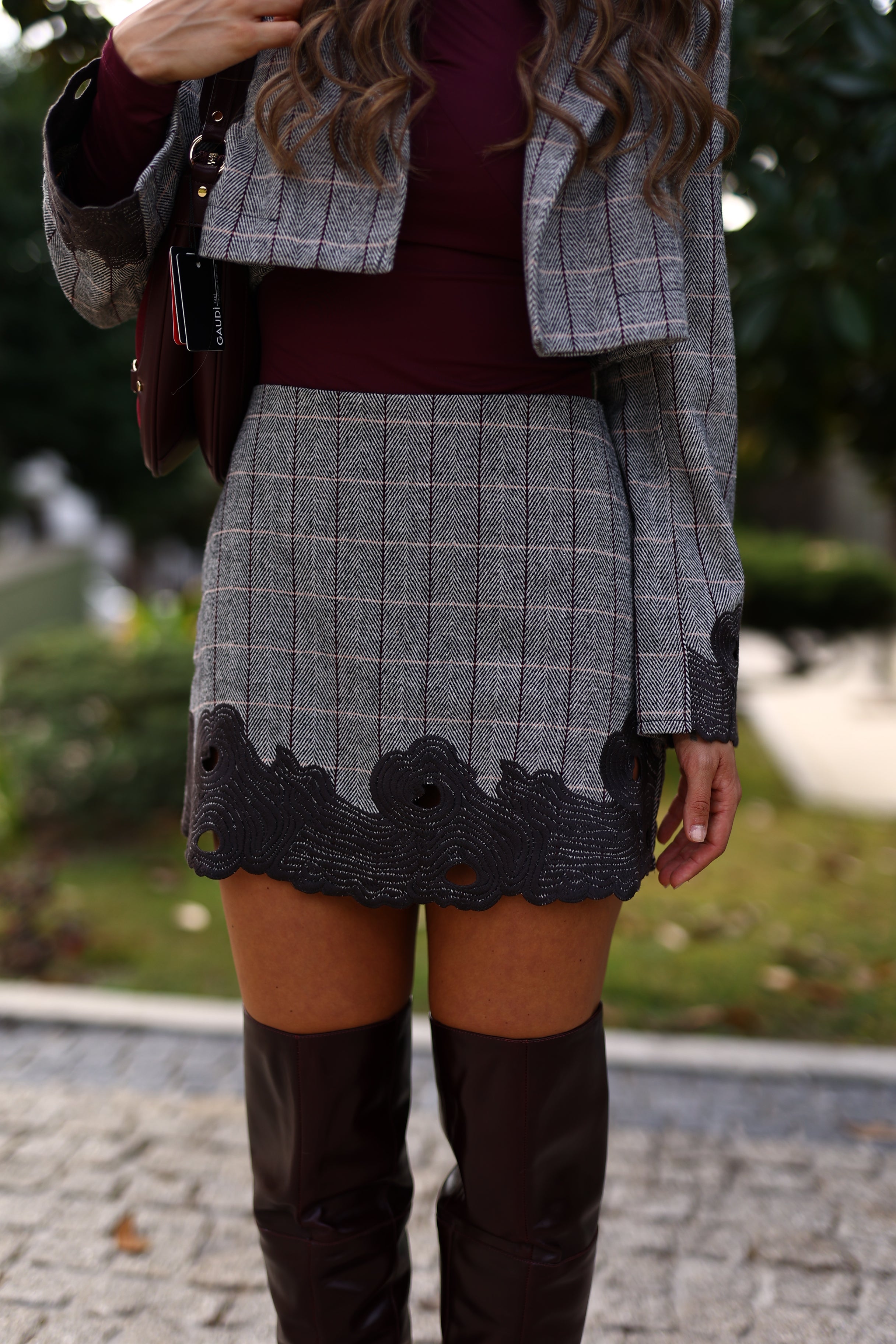 Saia Xadrez com Bordado