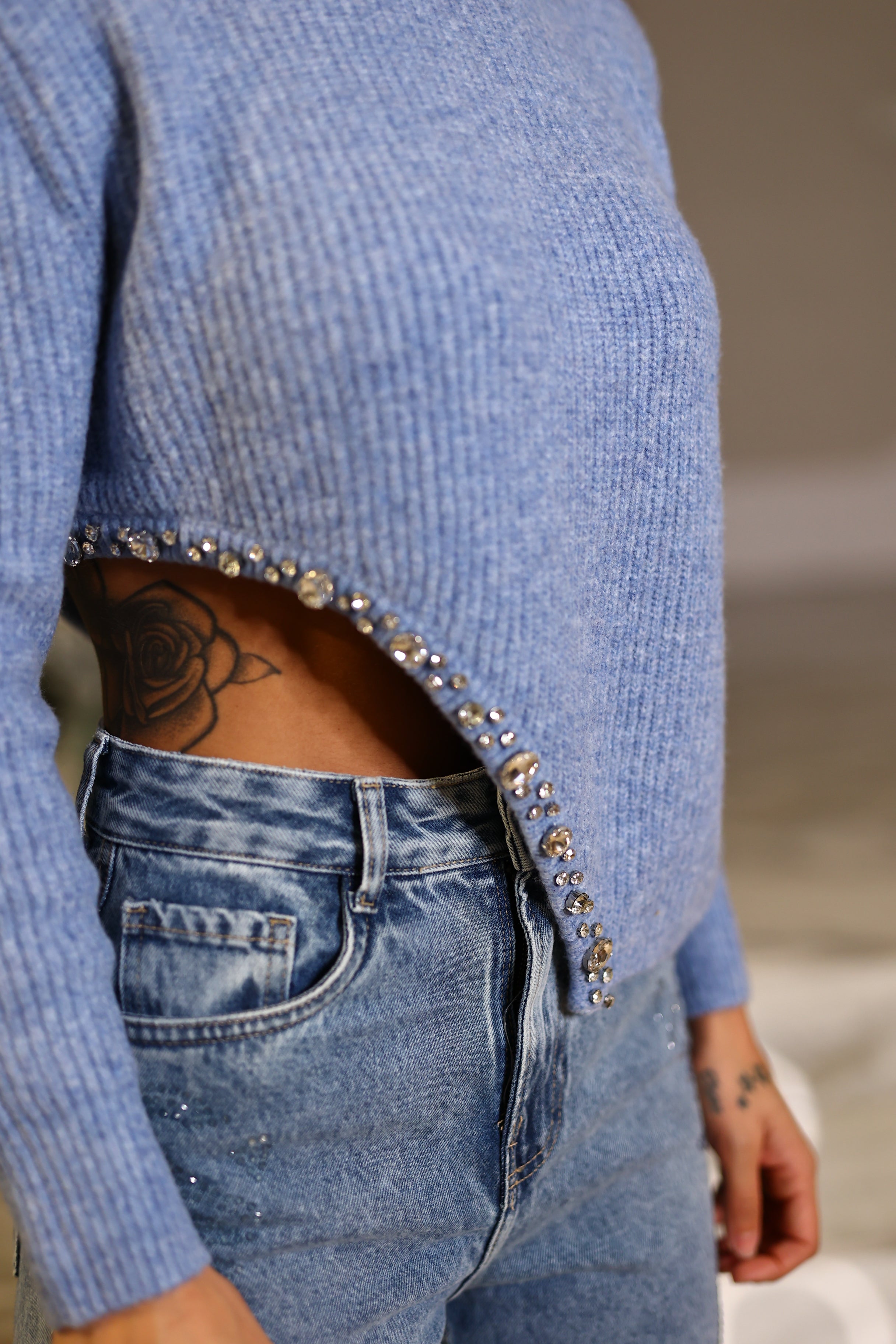 Camisola assimétrica com brilhos