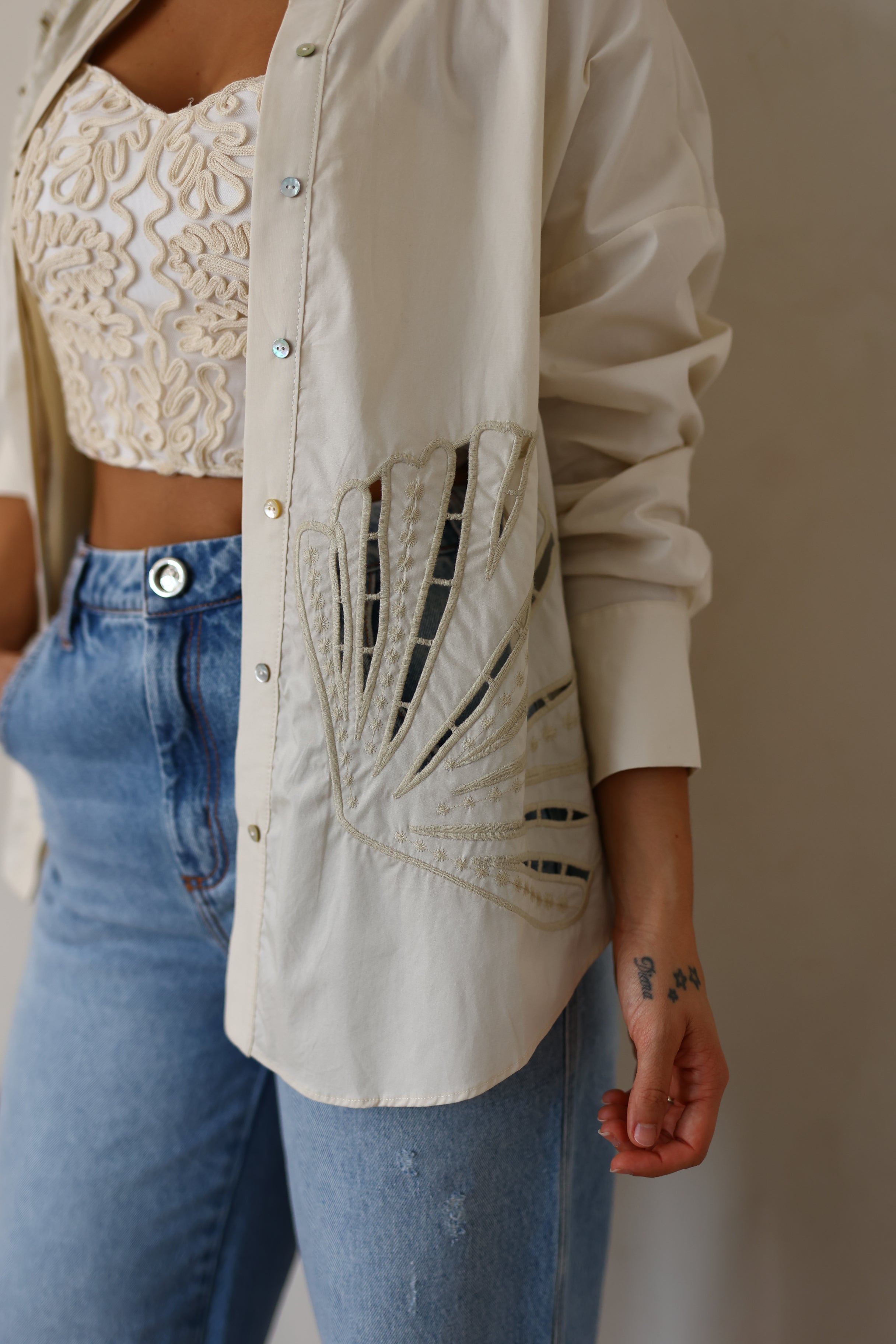 Camisa com Bordado