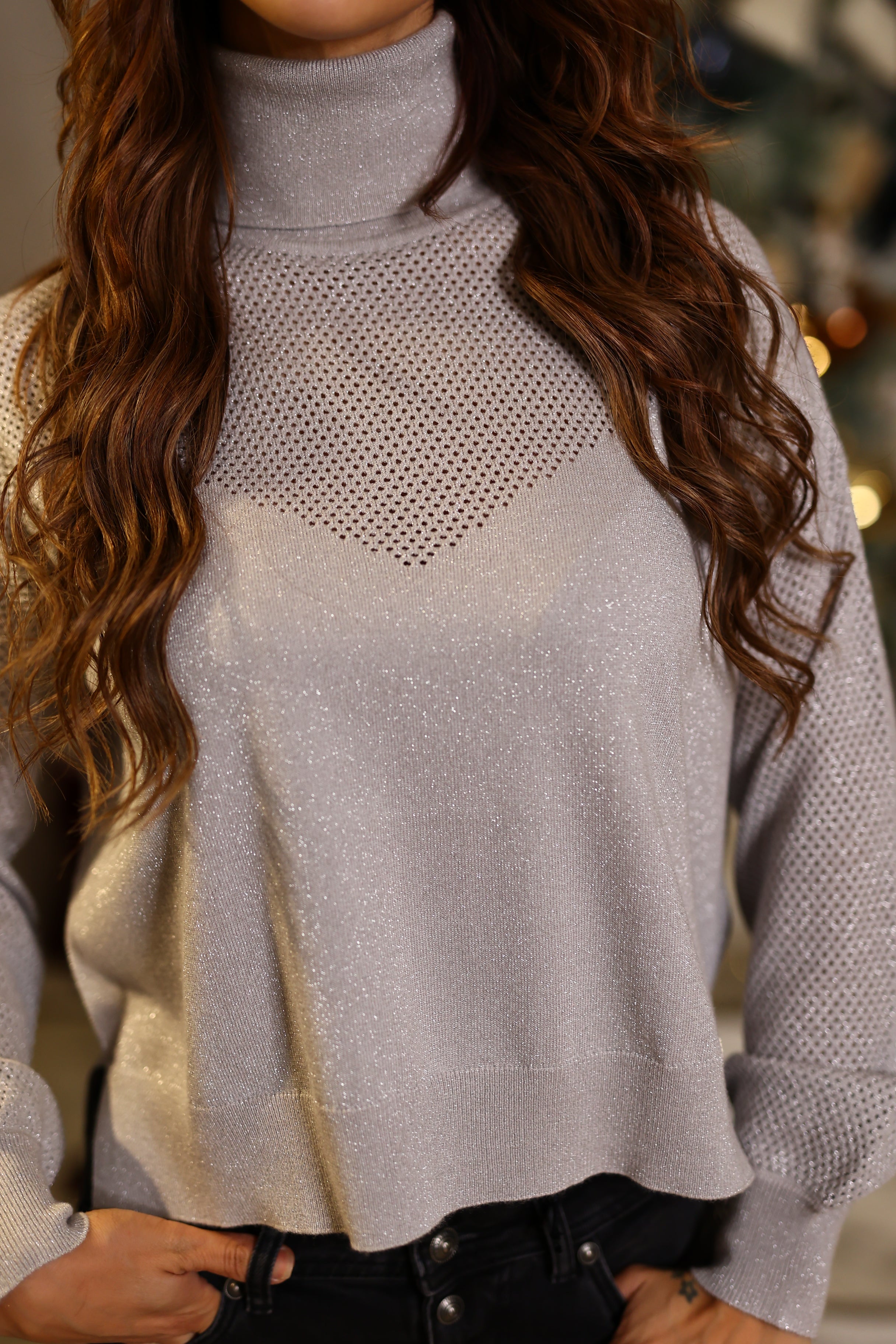 Camisola de gola com brilho