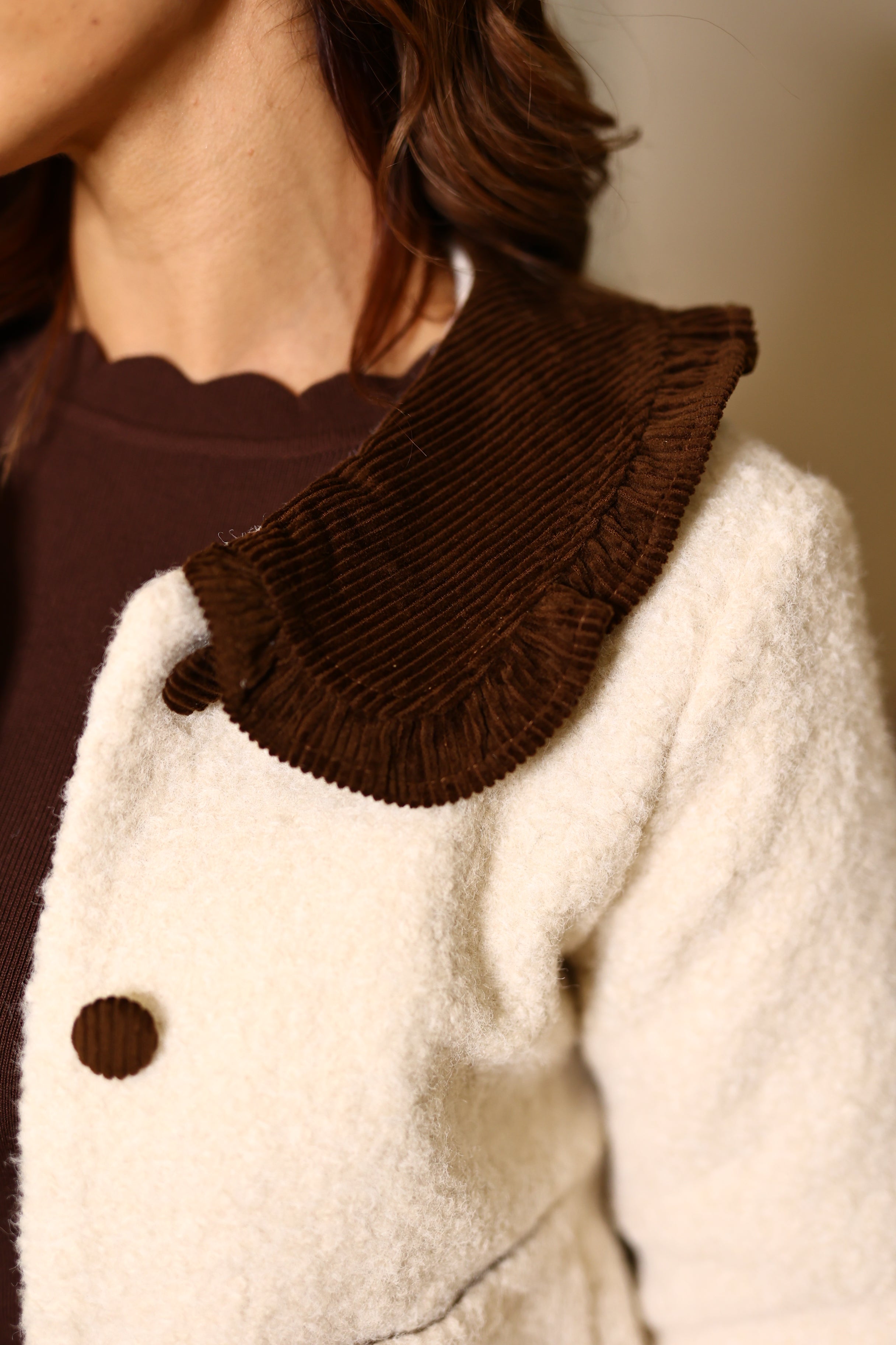 Casaco com gola em bombazina