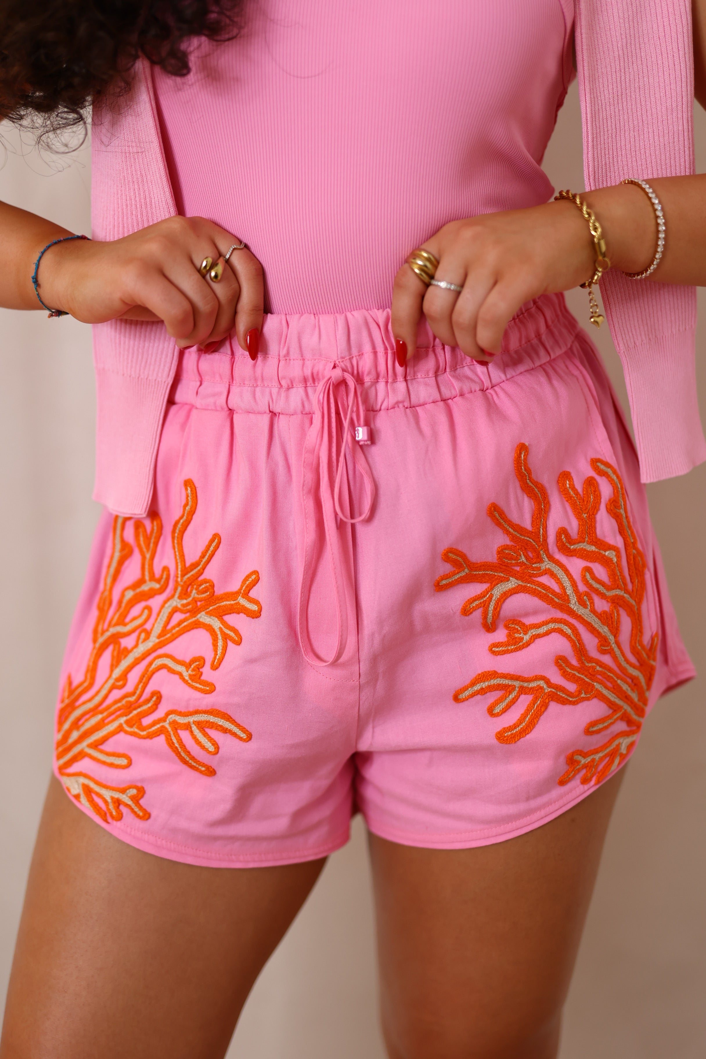 Contrast embroidered shorts