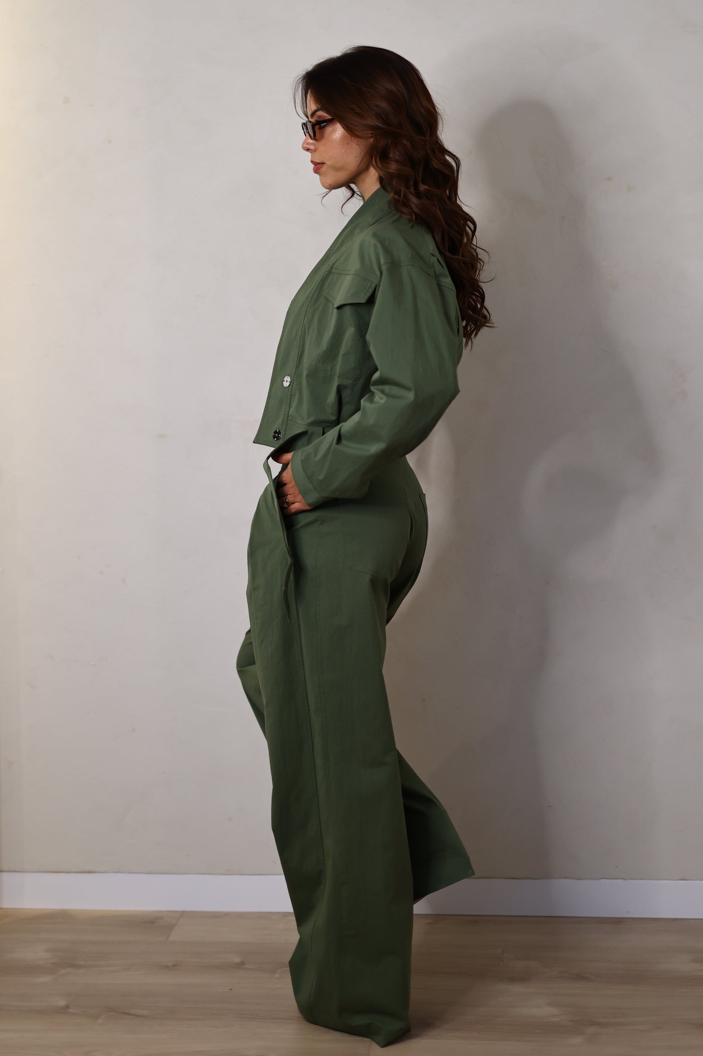 Calça pantalona com pregas