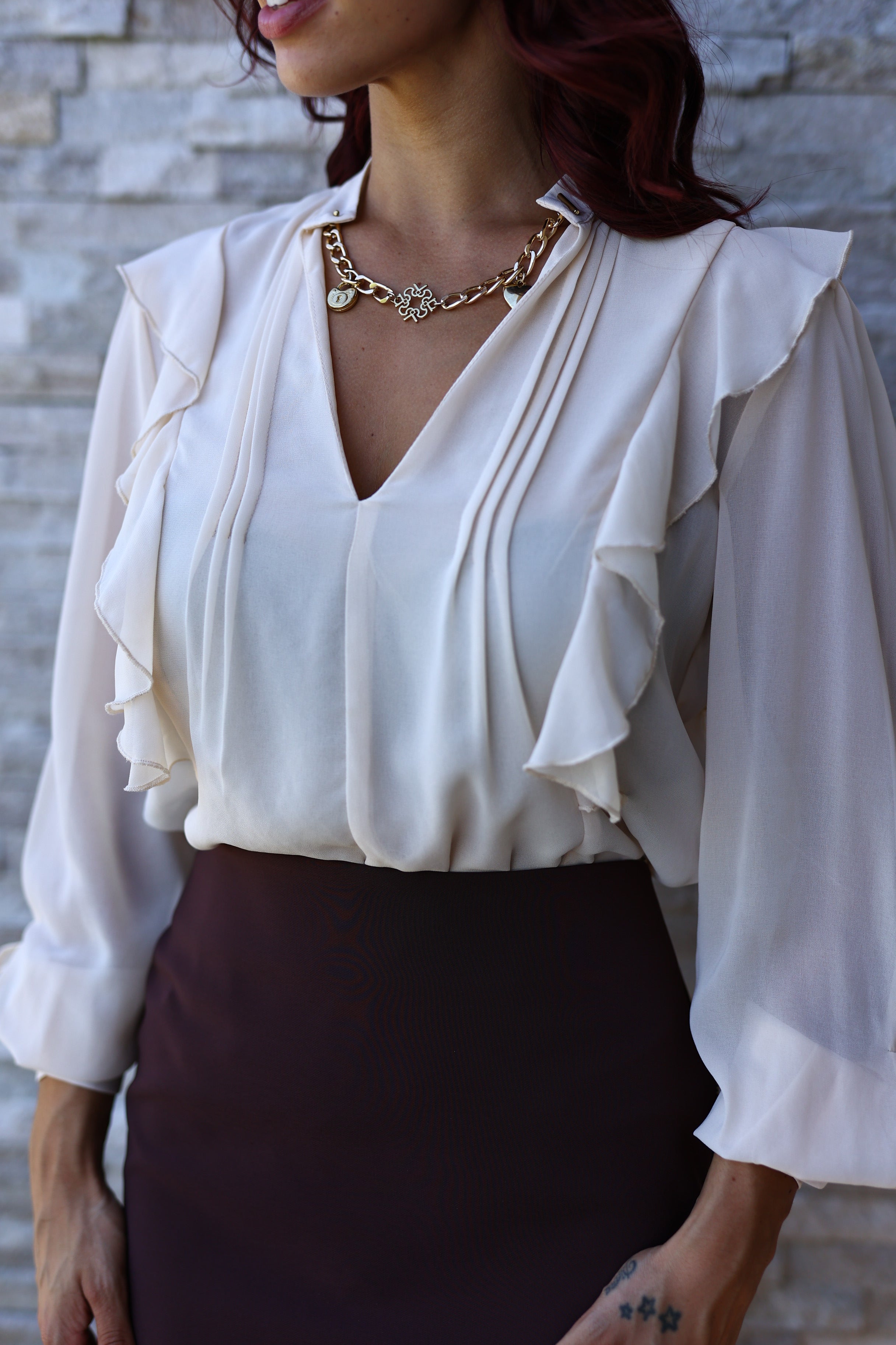 Blusa com detalhe colar