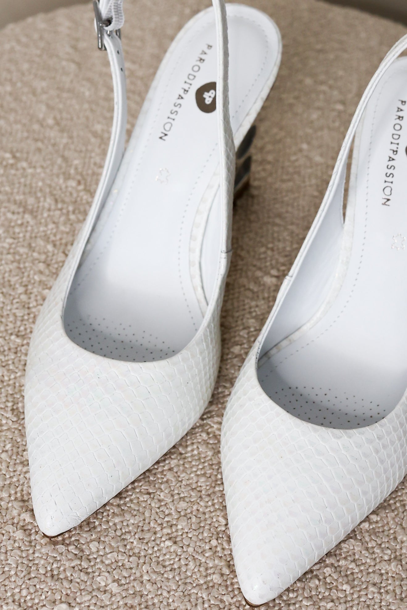 Sapato Stiletto com detalhe