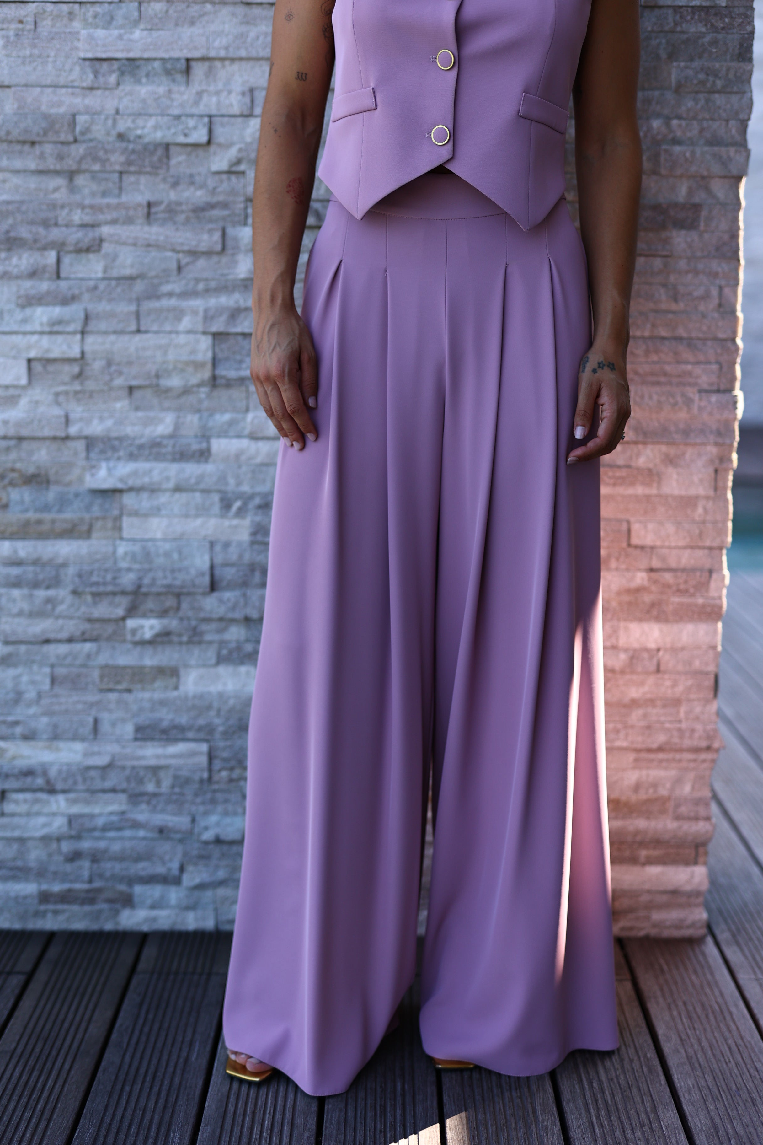 calça pregas