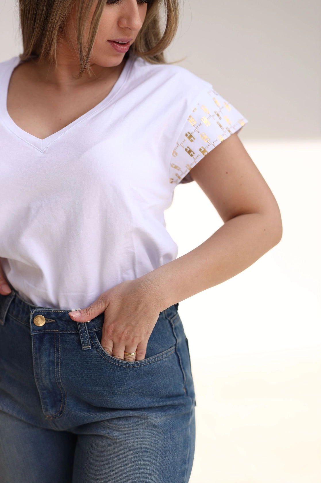 T-shirt with Gaudi sleeve detail