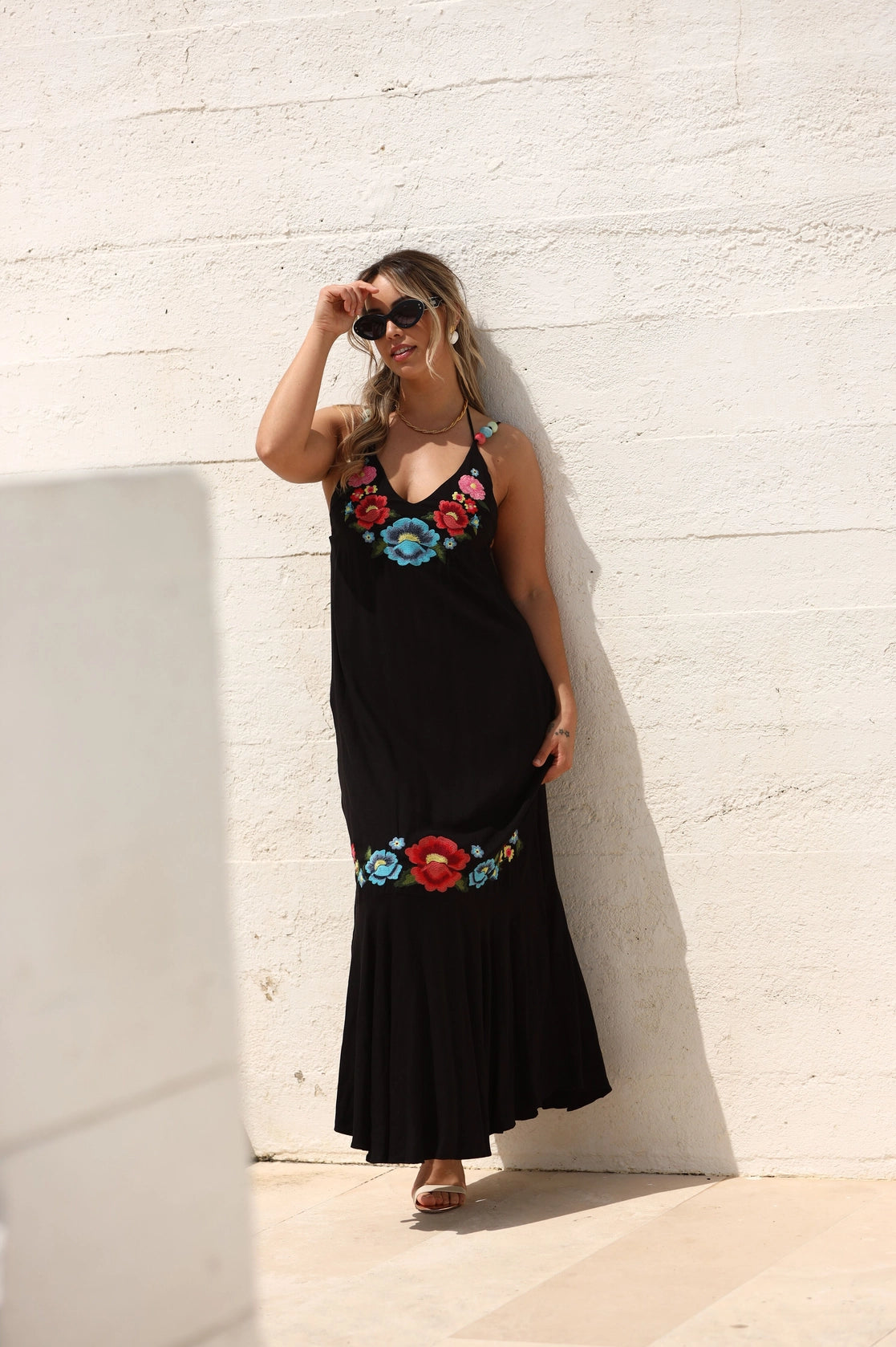 Long dress with flower embroidery Lez a Lez